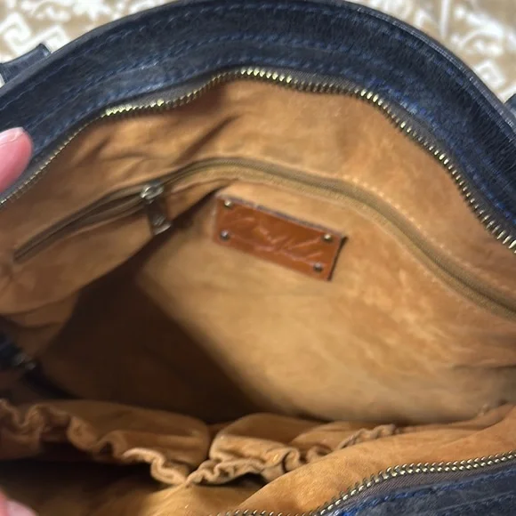 Elegant Black and Red Patterned Women's Bag - Picture 13 of 16